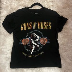 black guns n’ roses t-shirt